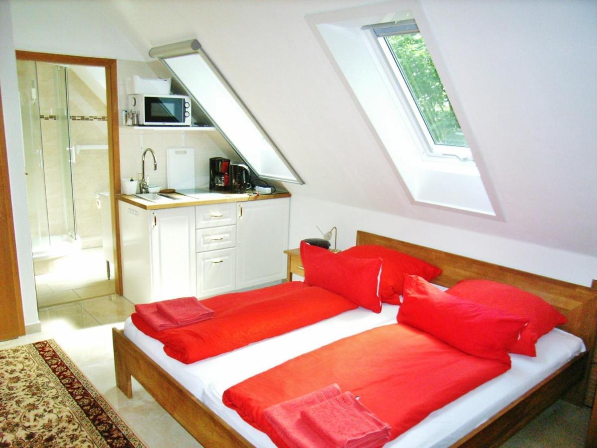 Ostsee Hotel-Pension An Der Lindenallee バート・ドーベラン エクステリア 写真