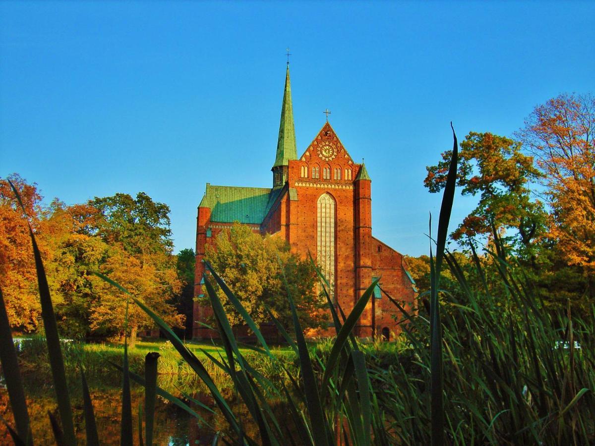 Ostsee Hotel-Pension An Der Lindenallee バート・ドーベラン エクステリア 写真