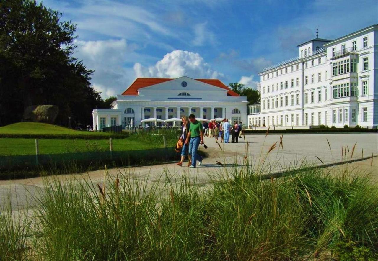 Ostsee Hotel-Pension An Der Lindenallee バート・ドーベラン エクステリア 写真